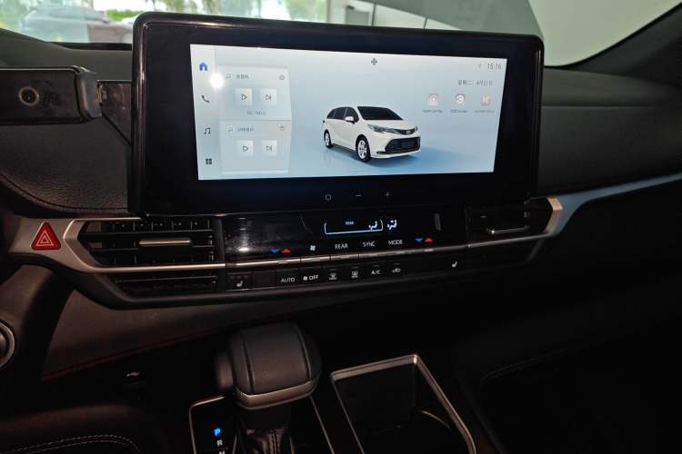 Used Toyota SIENNA 2024 2.5L Hybrid Four-Wheel Drive Luxury Edition