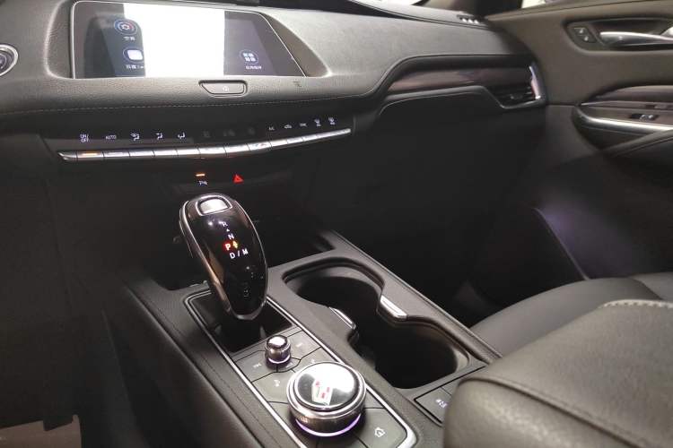 Used Cadillac XT4 2021 28T Two-Wheel Drive Tech Edition