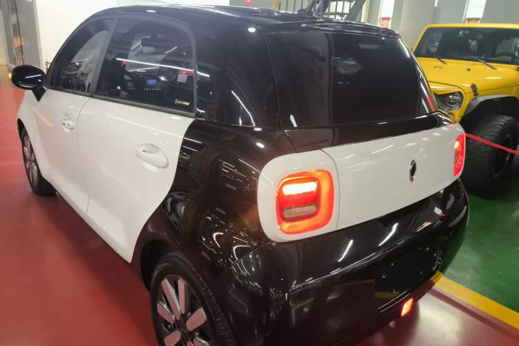 Used ORA Black Cat 2021 351 km Standard Version Rear Left 45 Deg