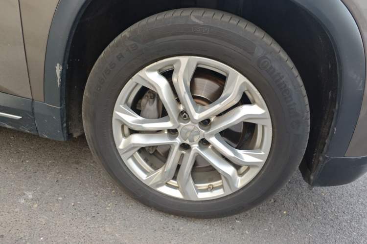 Used Nio ES8 2018 355 km Base Version 7-Seater Edition Right Front Wheel Hub