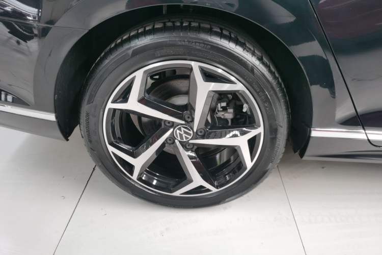 Used Volkswagen Magotan 2023 2 Million Units Commemorative Edition 330TSI DSG Luxury Version
