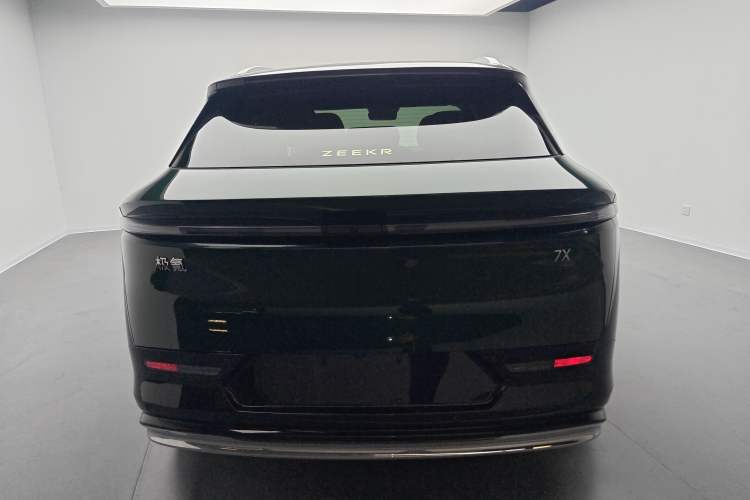 Used Zeekr 7X 2025 100 kWh Long-Range Rear-Wheel Drive with Intelligent Driving Features