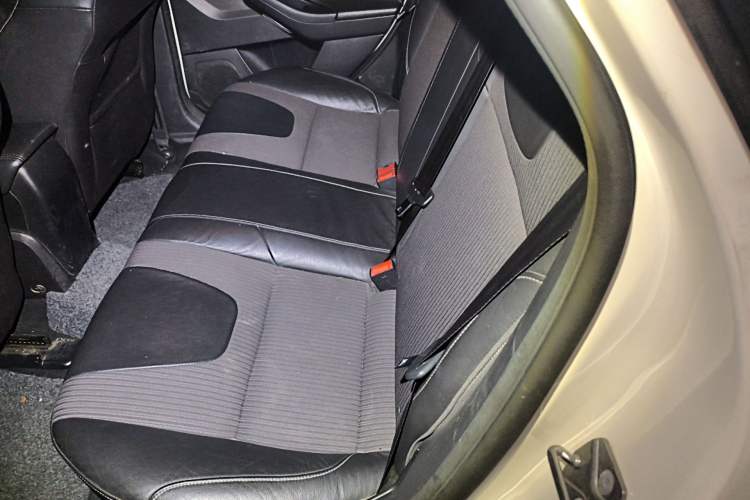 Used Ford Focus 2012 Sedan 1.6L Automatic Fashion Edition