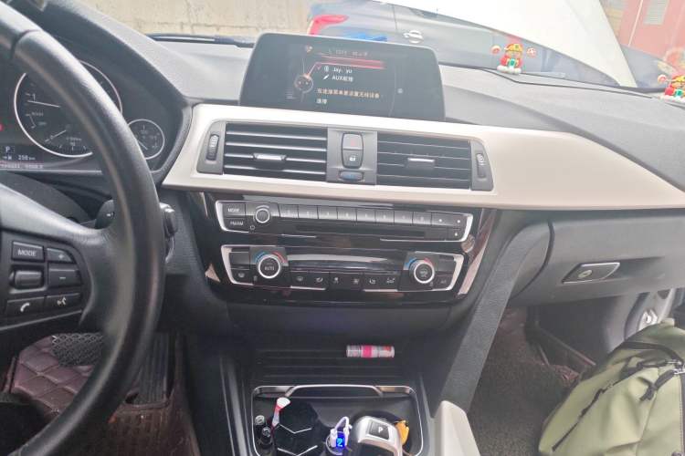 Used BMW 3 Series 2016 320Li Fashion Model Audio And AC Panel