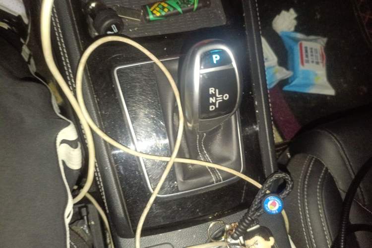 Used BYD Song 2020 Classic Edition 1.5T Automatic Elite Model Gear Lever