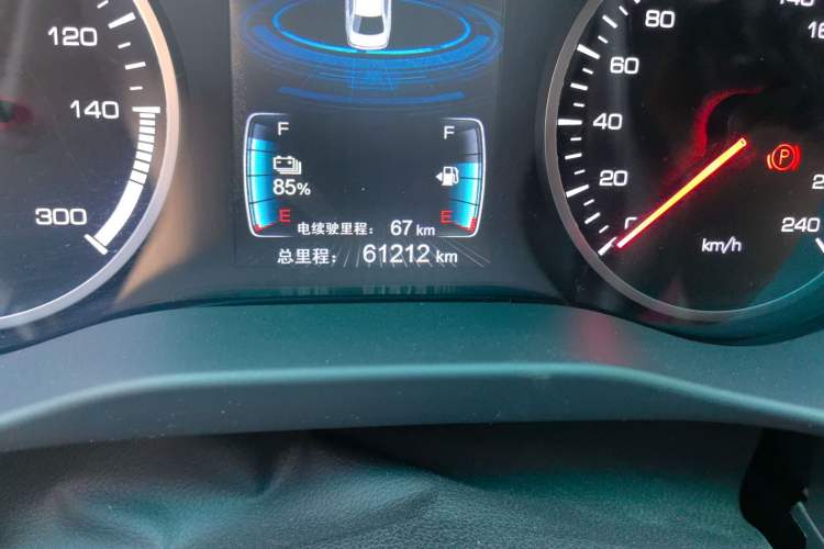 Used BYD Qin New Energy 2017 1.5T Luxury Model Odometer Close Up