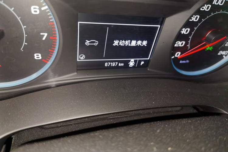 Used Chevrolet Malibu 2017 1.5T Automatic Luxury Edition Odometer Close Up