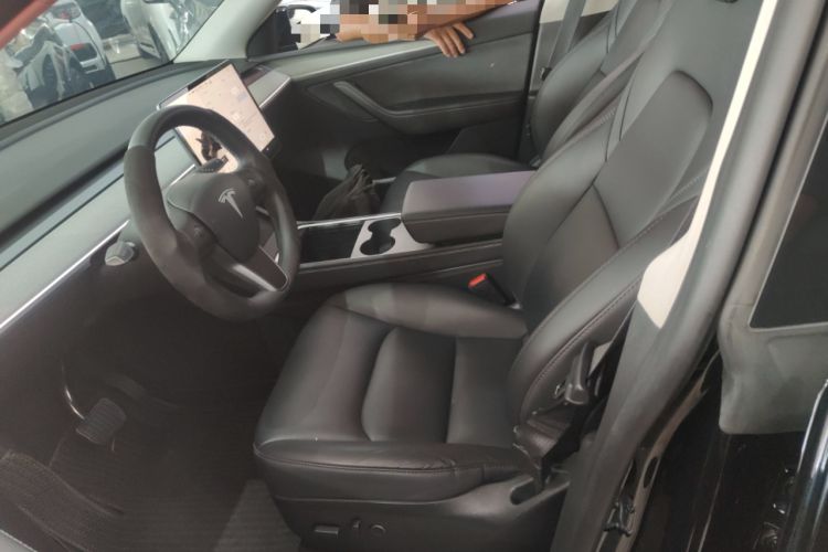 Used Tesla Model Y 2023 Long-Range All-Wheel-Drive Version