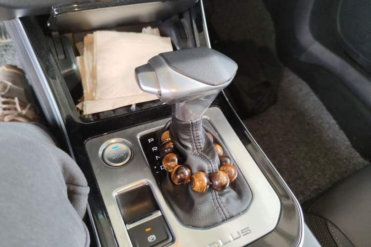 Used Dongfeng Aeolus Yixuan 2020 230T Automatic Advanced Edition Gear Lever