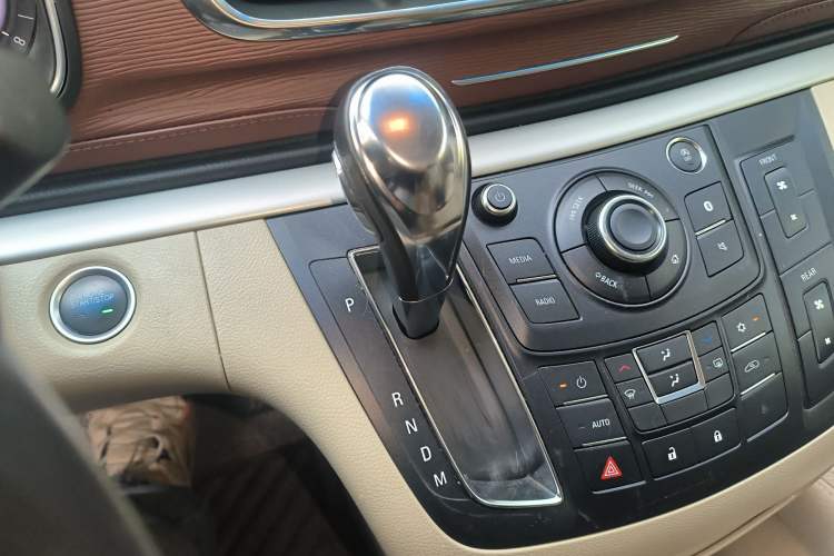 Used Buick GL8 2018 28T Luxury Model China VI Standard