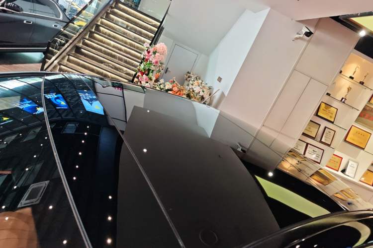 Used Mercedes-Benz E-Class 2024 Facelift E 300 L Luxury Edition Roof