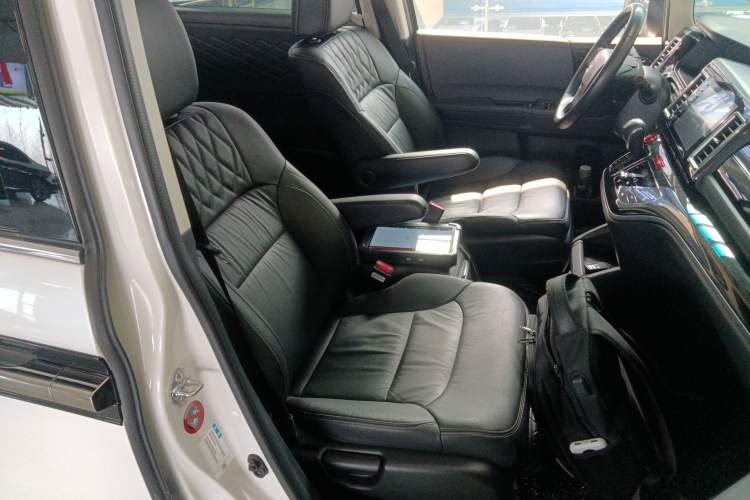 Used Honda Elysion 2019 2.0L Hybrid Supreme Edition