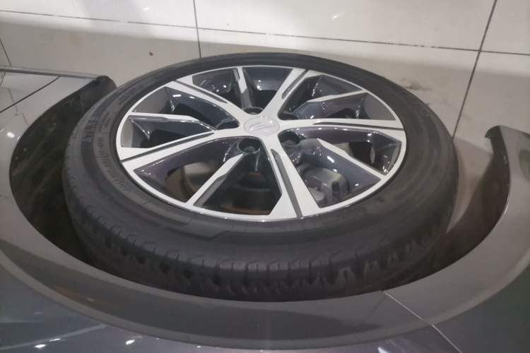 Used Geely Auto Emgrand 2022 4th Generation 1.5L CVT Flagship Model
