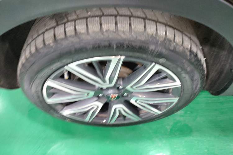 Used Hongqi HS5 2022 Facelifted Version 2.0T Smart Connect Flagship All-Wheel-Drive Edition
