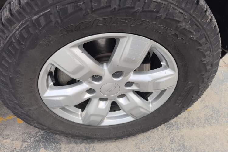 Used Ford Everest 2017 2.0T Gasoline Automatic 4x4 Elite Edition 5 Seats Right Front Wheel Hub