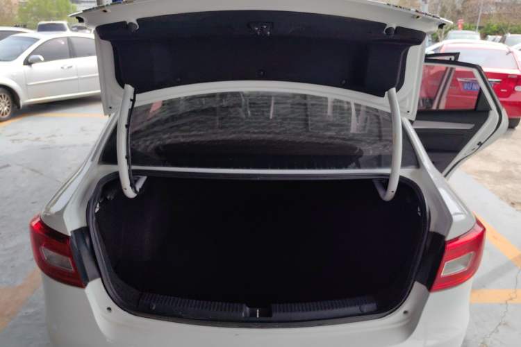 Used Bestune B30 2016 1.6L Automatic Luxury Model Trunk