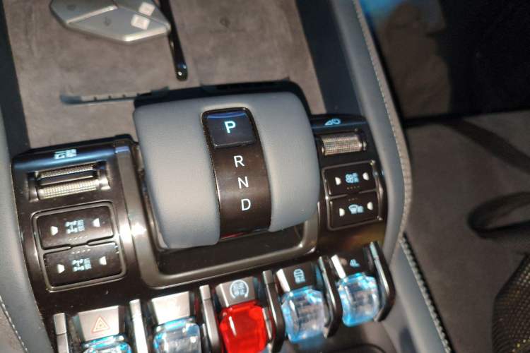 Used Formula Leopard 5 2023 Cloud Ride Flagship Edition
