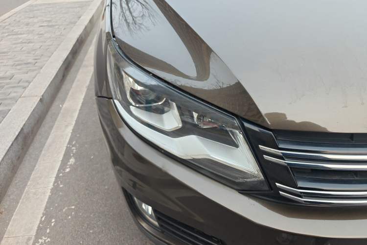 Used Volkswagen Tiguan 2015 1.8TSI Automatic Two-Wheel Drive Luxury Model Right Front Headlight