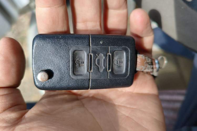 Used Iveco Power Daily 2017 2.5T Deluxe A32 Mid-Roof 5-7 Seater 47Z5 Passenger Van Vehicle Key