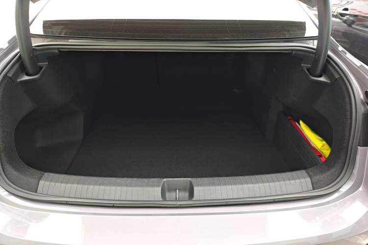 Used Volkswagen Passat 2025 Pro 380TSI Dragon Supreme Edition
