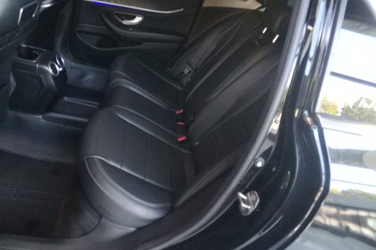 Used Mercedes-Benz E-Class 2019 E 300 L Sporty and Stylish Model