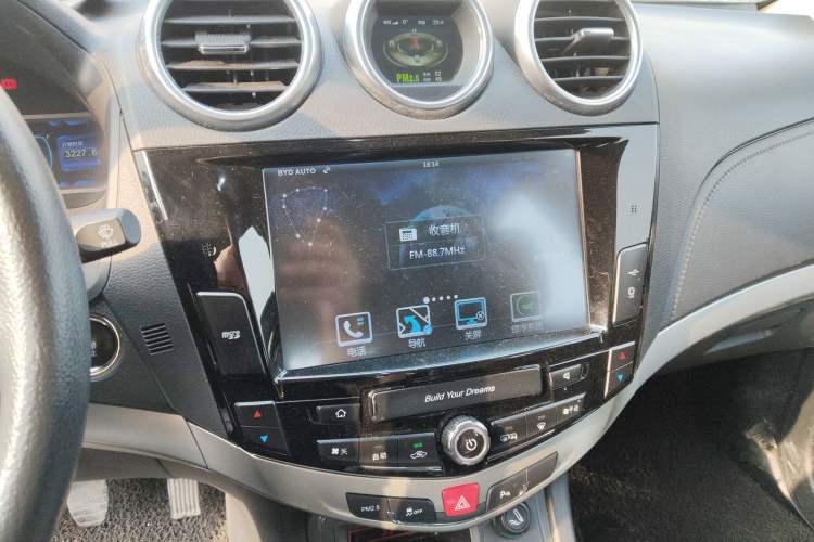 Used BYD S7 2015 1.5T Manual Luxury Model Audio And AC Panel