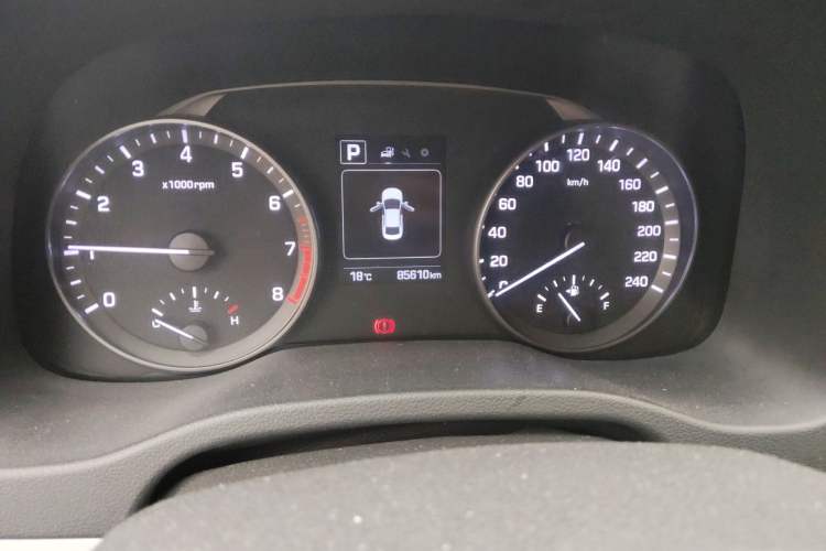 Used Hyundai Elantra (6th Generation / Lingdong) 2016 1.6L Automatic ZhiXuan – Elite Version Odometer Close Up