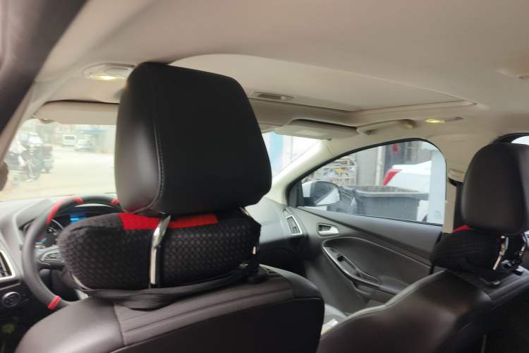 Used Ford Focus 2017 Hatchback 1.6L Automatic Fashion Edition Smart Drive Version
