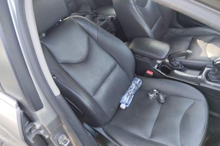 Used Citroen C4L 2014 1.8L Intelligent Drive Manual Version – Dynamic Edition Right Front Seat