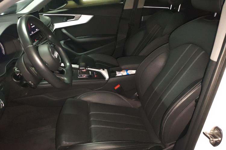 Used Audi A4L 2022 40 TFSI Luxury Dynamic Model
