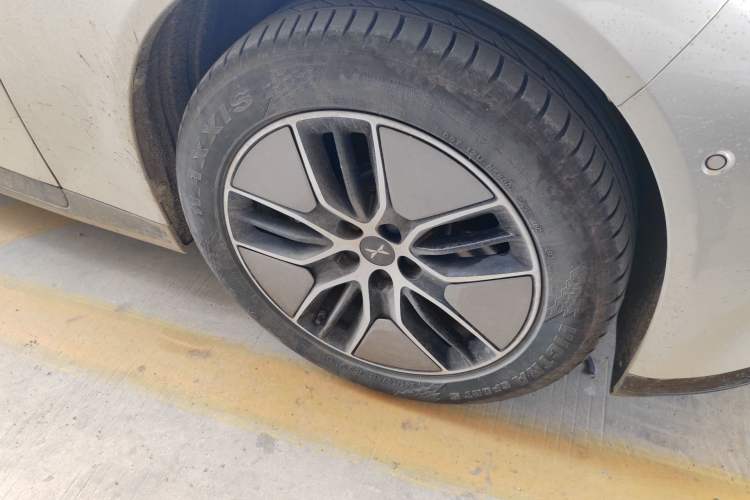 Used XPeng P7 2023 P7i 702 Max Right Front Wheel Hub