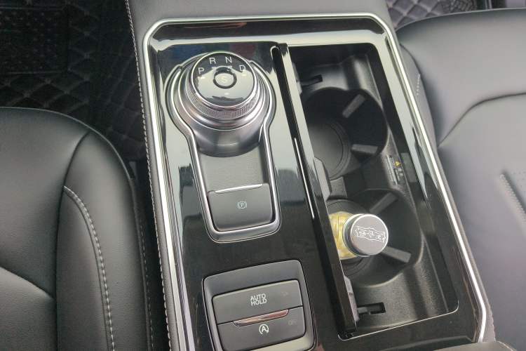 Used Ford Edge 2022 PLUS EcoBoost 245 Four-Wheel Drive Platinum Edition 7-Seater