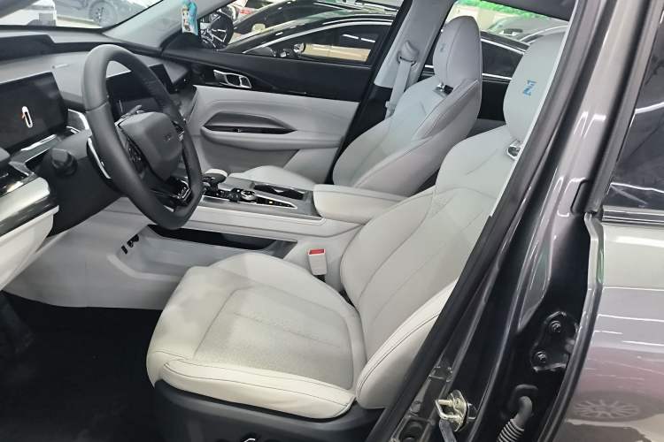 Used CHANGAN OSHAN Z6 New Energy 2022 Blue Whale iDD 150KM Flagship PLUS Smart Parking Edition