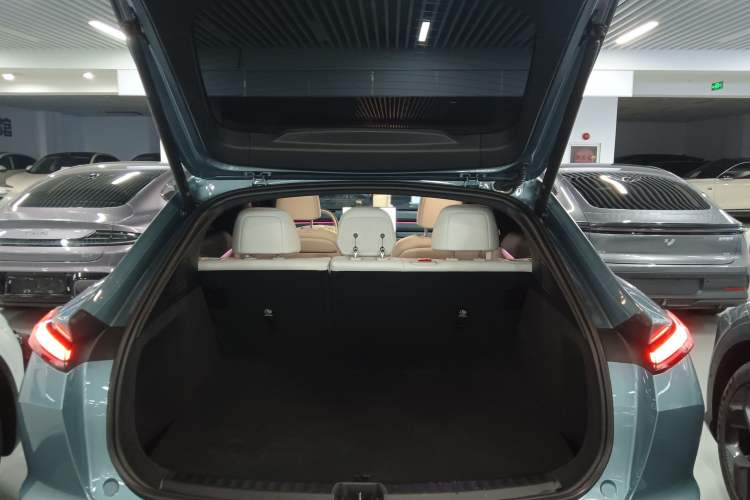 Used ONVO L60 2024 60 kWh Rear-Drive Version