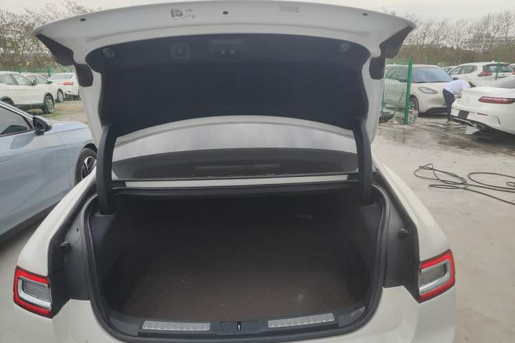 Used Lincoln Continental 2018 2.0T Two-Wheel Drive Luxury Edition Trunk