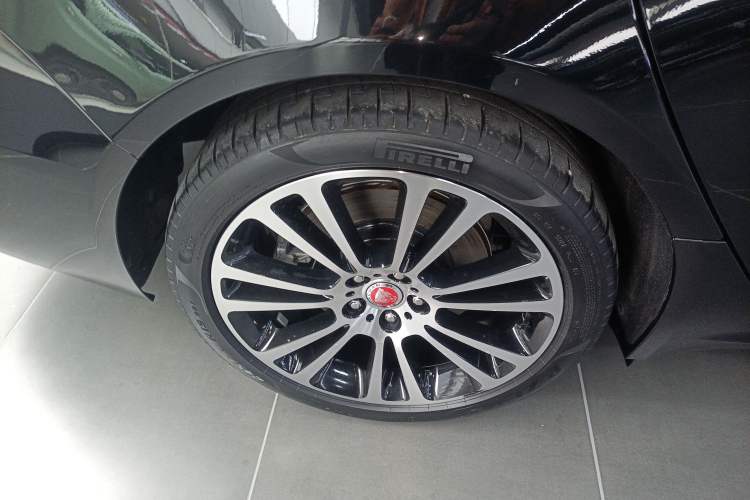 Used Jaguar XFL 2024 2.0T P250 Two-Wheel Drive Prestige Luxury Edition