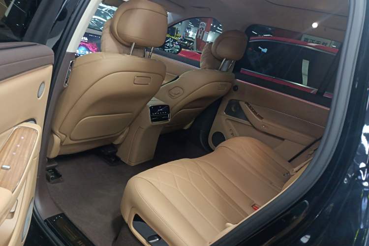 Used Hima AITO M8 2025 Extended-Range Max Version 37 kWh 5-Seater Left Rear Seat