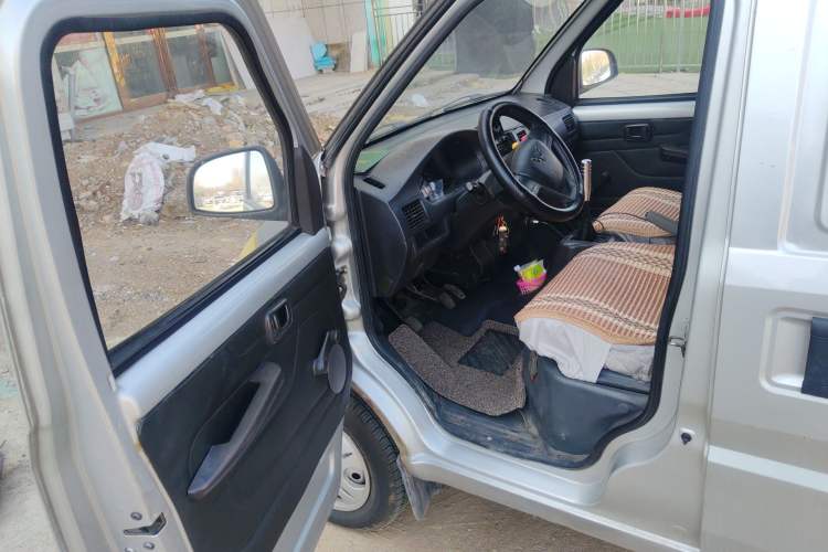 Used Wuling Rongguang 2014 1.2L S Base Model Driver Seat