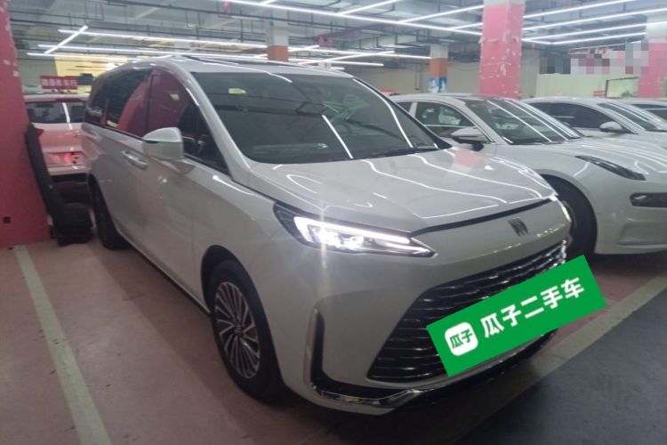 Used Buick GL8 New Energy 2025 Lu Shang Luxury Edition 7-Seater