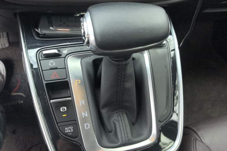 Used GAC Trumpchi M6 2019 270T DCT Prestige Edition (7-seater) China VI Gear Lever