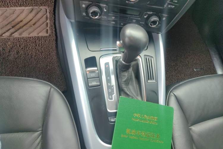 Used Audi Q5 2012 2.0TFSI Technology Model Gear Lever