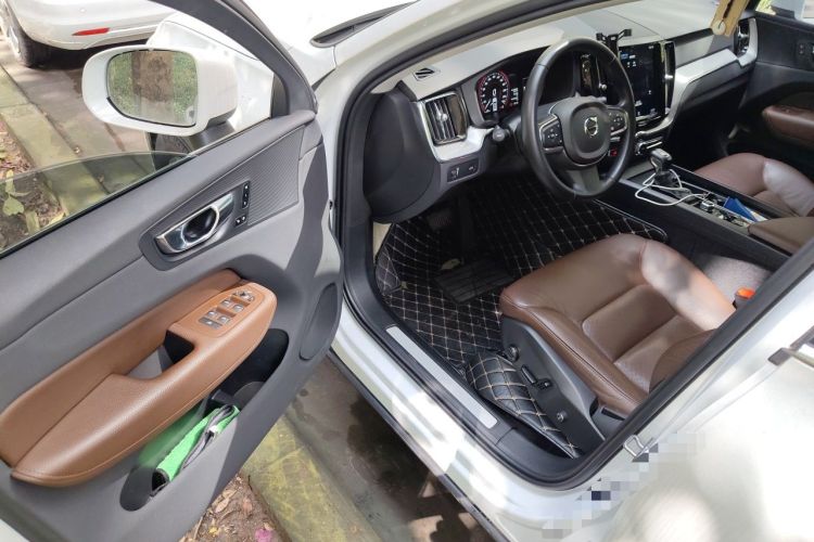 Used Volvo XC60 2020 T5 4x4 Zhiyi Luxury Edition