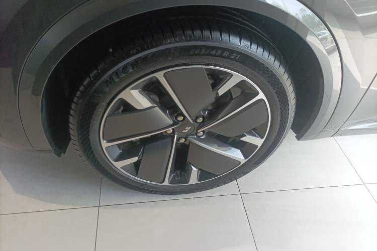 Used Li Auto L8 2025 Max Smart Refresh Edition Left Front Wheel Hub