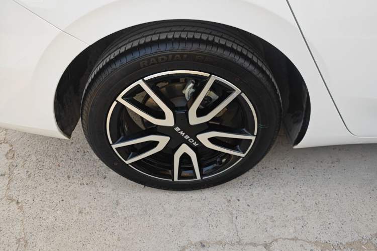 Used Roewe D6 2025 450km Deluxe Edition