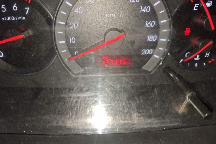 Used Changan Alsvin V3 2012 1.3L Manual Luxury Version China IV Standard