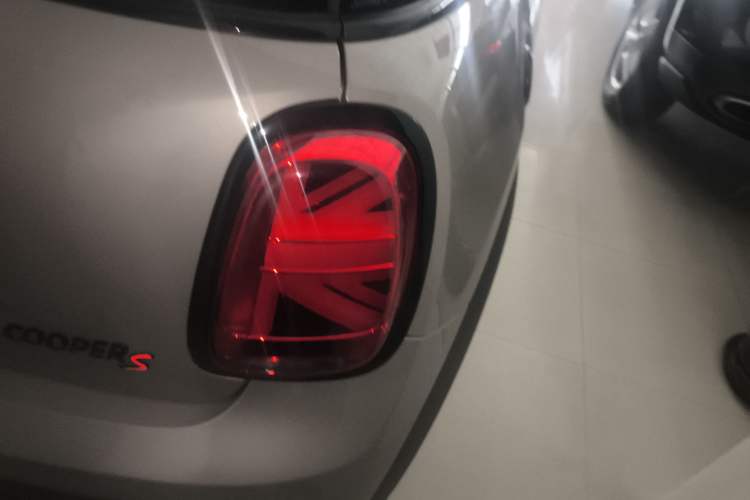 Used MINI 2022 2.0T COOPER S Artist Right Rear Taillight