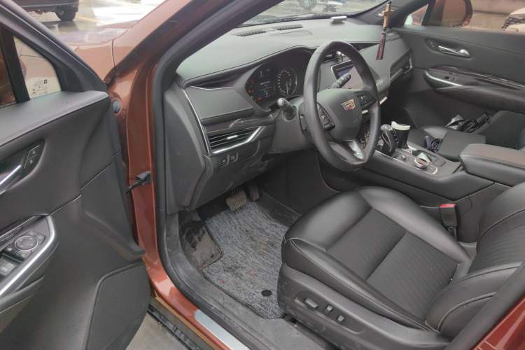 Used Cadillac XT4 2018 28T Two-Wheel Drive Tech Version