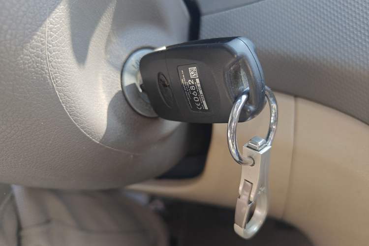 Used Hyundai Verna (older generation) 2010 Sedan 1.4L Manual Comfort GS
