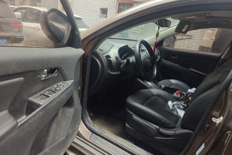 Used Kia Sportage R 2015 2.0L Automatic Two-Wheel Drive DLX Model
