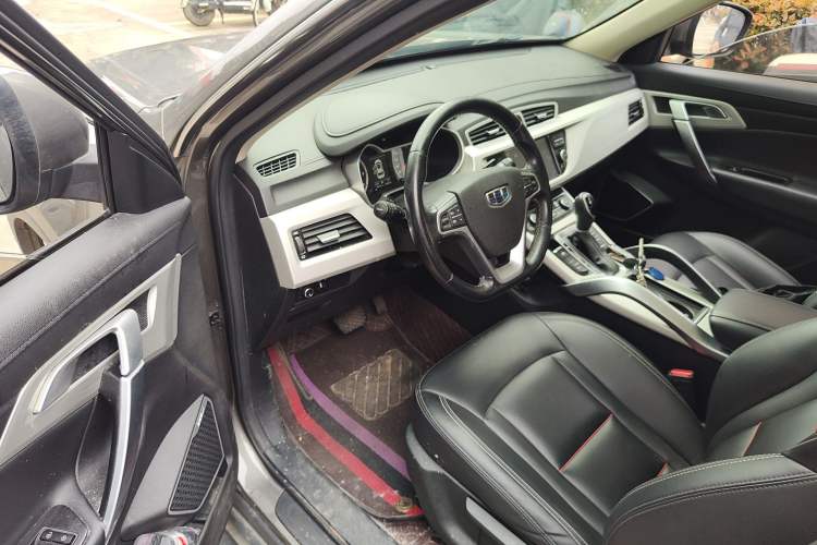 Used Geely Auto Emgrand X7 Sport 2018 1.8TD Automatic Two-Wheel Drive Zhiya Model Interior 3